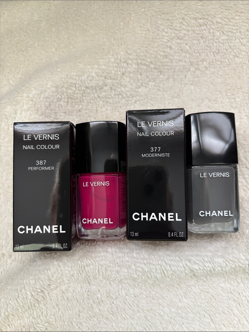 CHANEL Le Vernis Nail Polish - Performer#387, Moderniste #377. Brand new